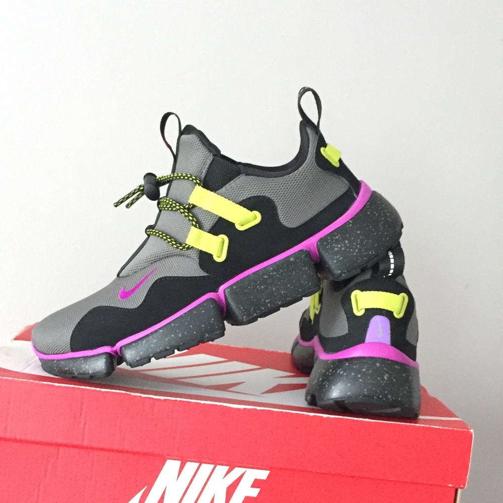 NIKE POCKETKNIFE DM SU Shoes size 9